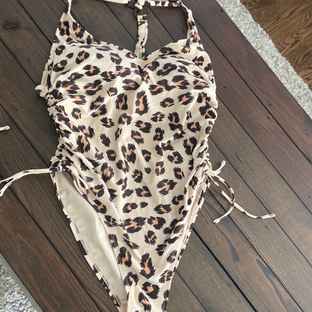 Kona Sol leopard print one piece swimsuit